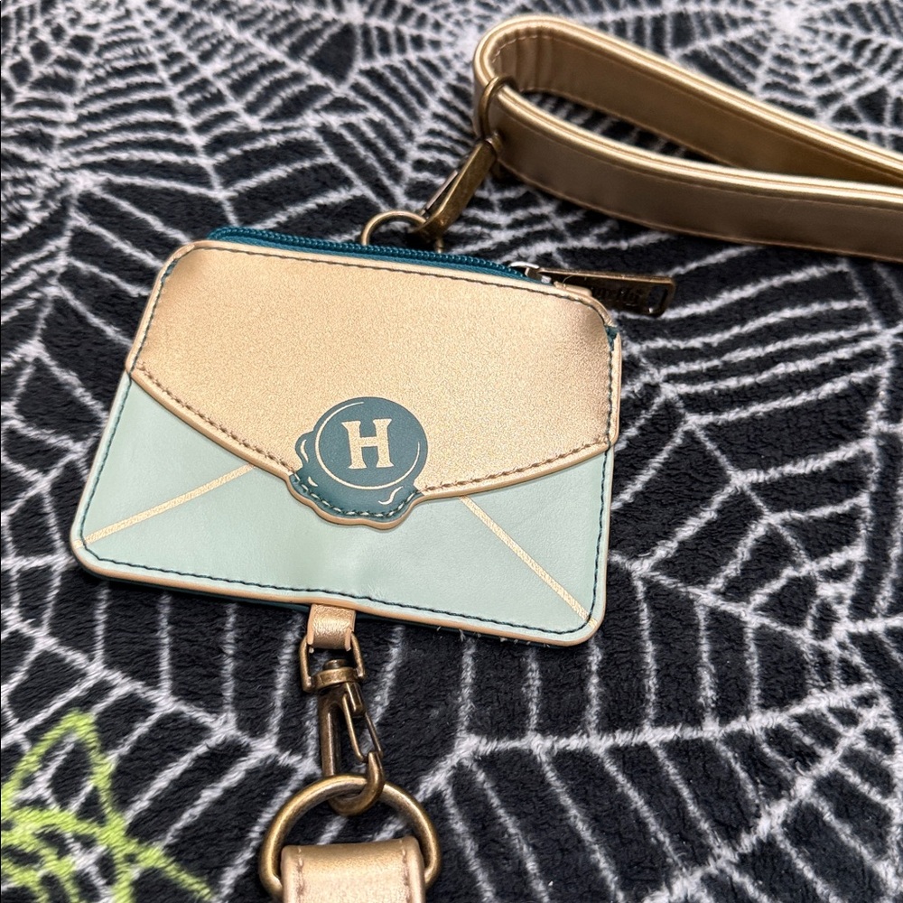 Loungefly Harry Potter Golden Hogwarts Castle Crossbody Bag with Pouch Mult - Picture 3 of 13